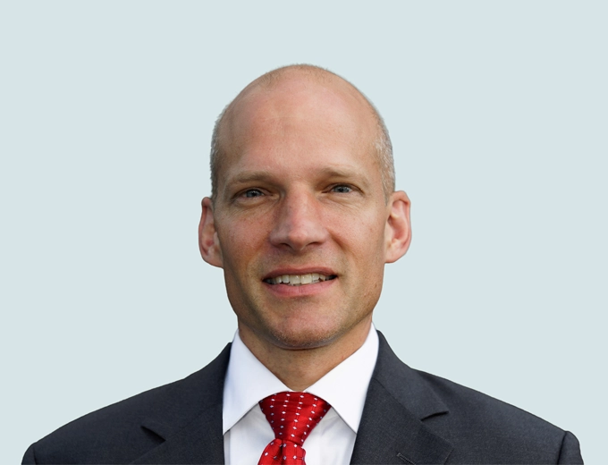 portrait of Jason Cross